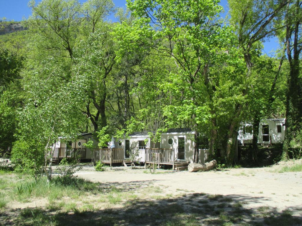 Hotel Les Acacias à Vercheny Extérieur photo
