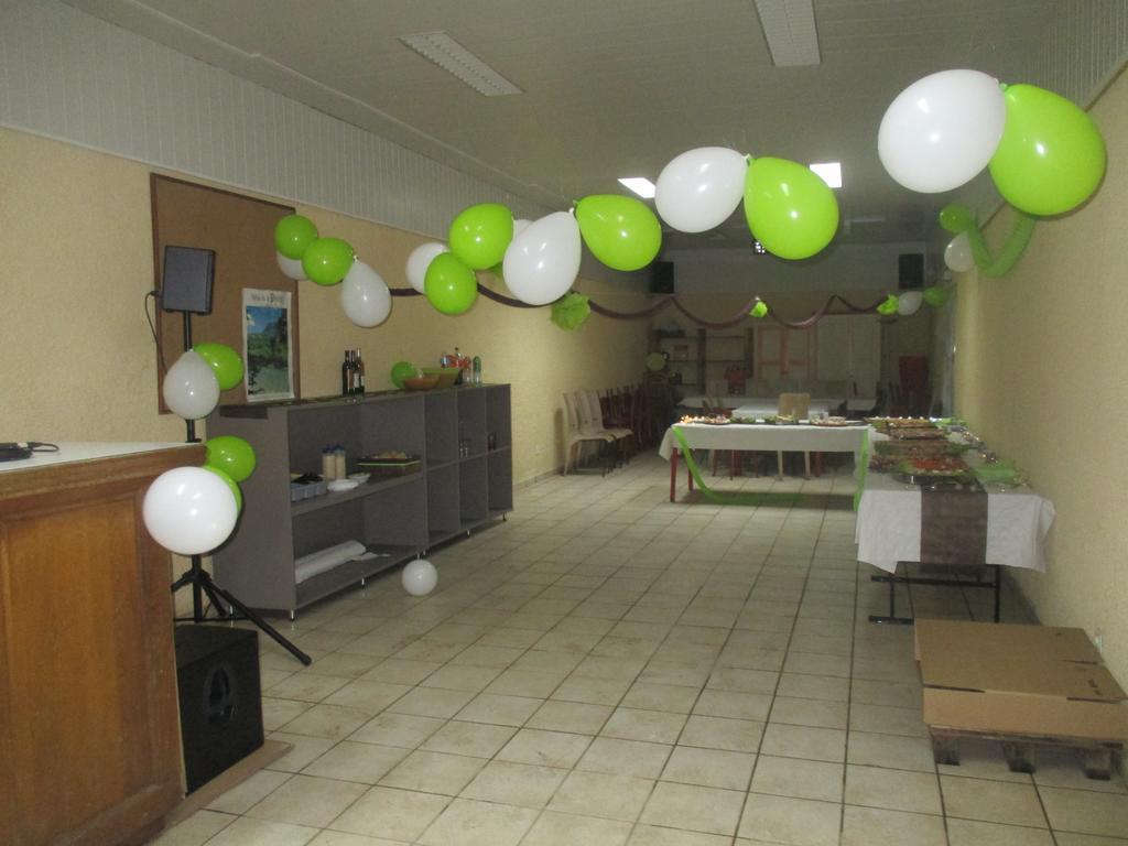 Hotel Les Acacias à Vercheny Extérieur photo