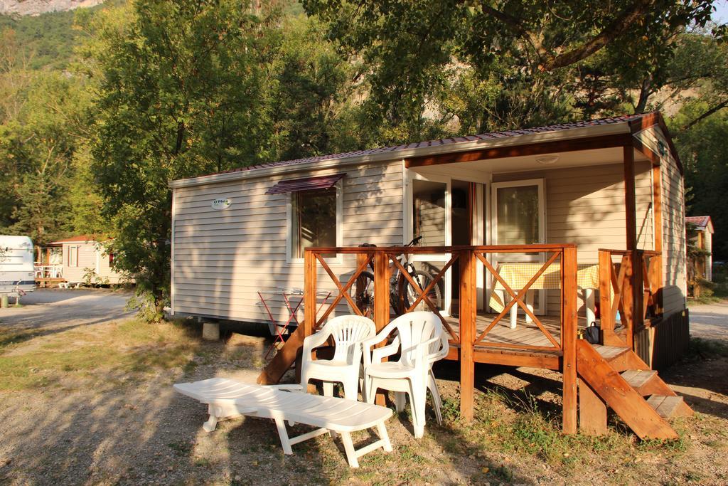 Hotel Les Acacias à Vercheny Extérieur photo