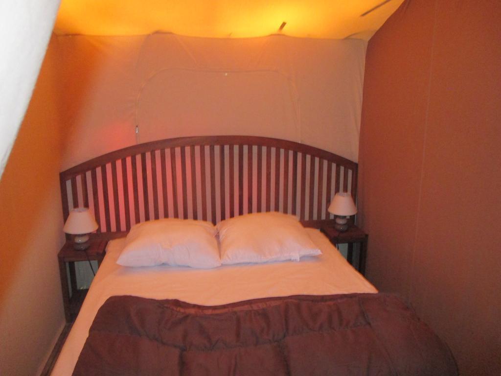 Hotel Les Acacias à Vercheny Extérieur photo